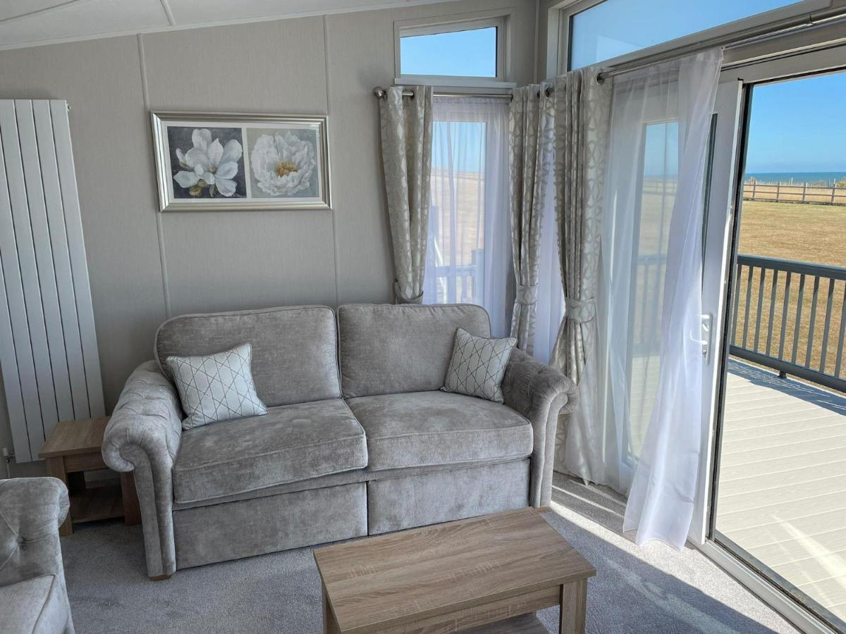 Hopton on Sea Stunning Caravan With Full Sea Views At Broadland Sands In Suffolk Ref 20236Bs מראה חיצוני תמונה