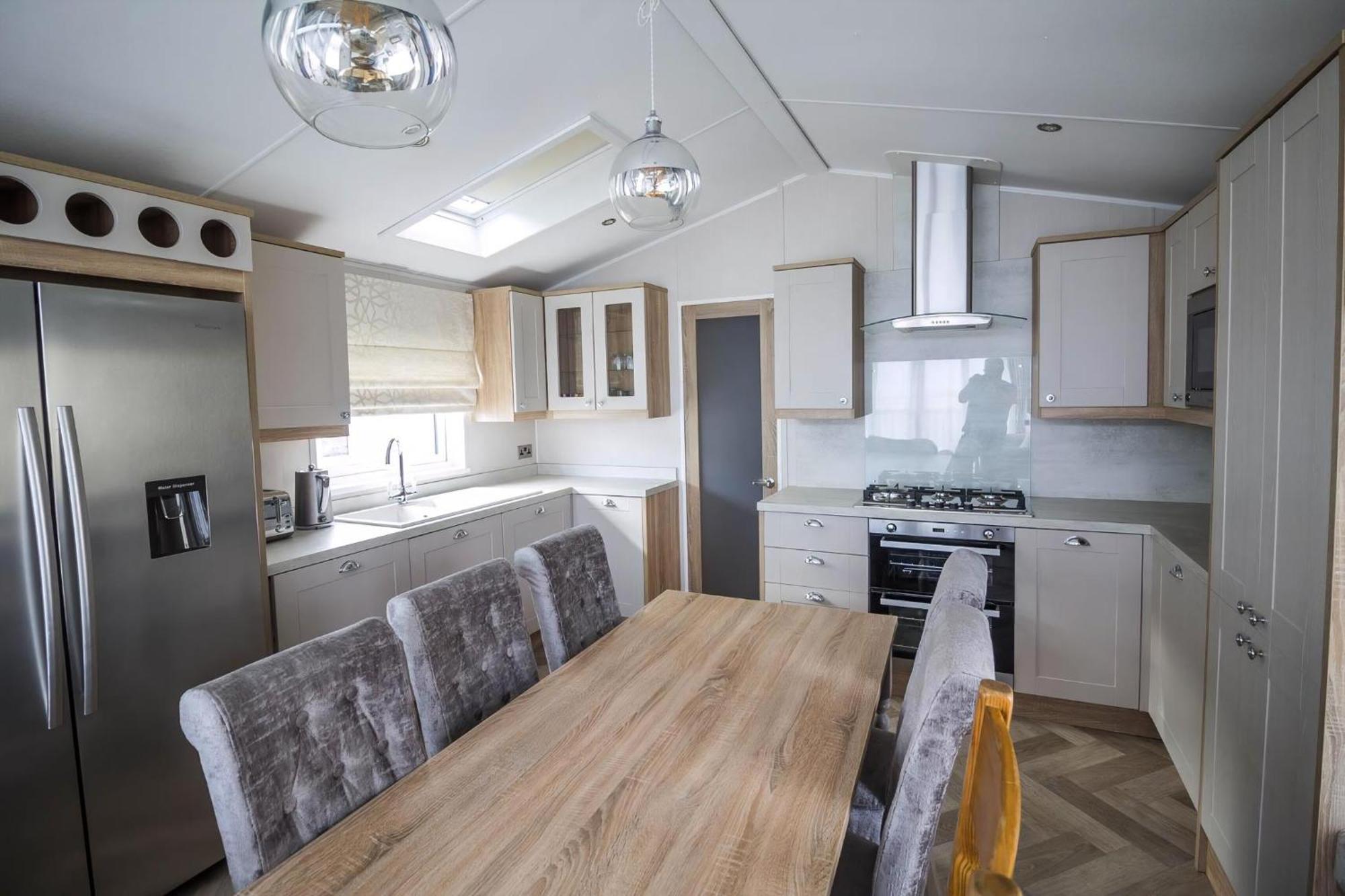 Hopton on Sea Stunning Caravan With Full Sea Views At Broadland Sands In Suffolk Ref 20236Bs מראה חיצוני תמונה